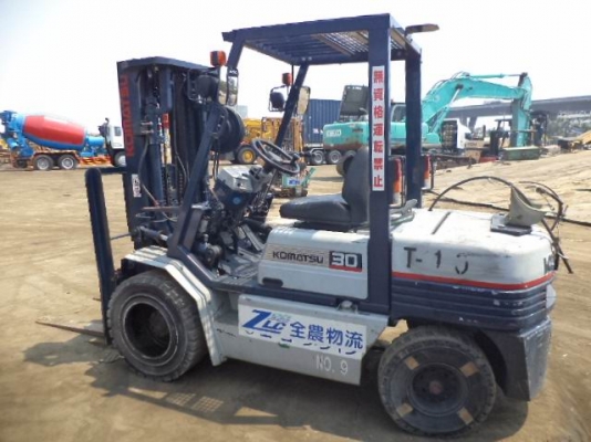 ขาย KOMATSU FG30H-11 3 TON เสาสูง 4.5 เมตร View Mast เข้าตู้สวยมากถูกๆ