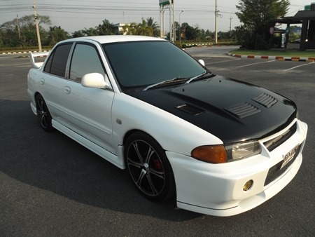ขายรถมิตซูบิชิ เครื่อง 4G63 เทอร์โบ อินเตอร์ ชุดแต่ง EVO3ขับดีเครื่องเสียงตรึมแก๊สLPG.อยู่สุพรรณบุรี
