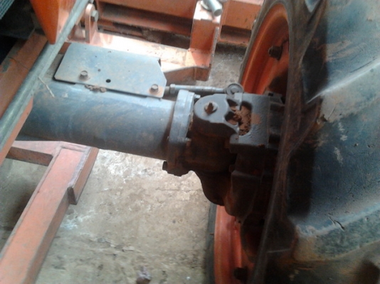 ***ขออนุญาต ลงขายใหม่ครับ***ขาย รถไถ KUBOTA M5000SU 2เพลา สภาพสวย ใช้งานน้อย 61x ชม. สีสวยไม่มีตายไม่มีด้าน เครื่องแห้ง ไม่มีเยิ้ม ยางสวยติดรถมายังไม่เคยเปลี่ยน พร้อมอุปกรณ์ 4ชิ้น ใบดัน ผาน3 ผาน 6 ผานขุดมัน ระบบไฟครบสมบูรณ์ ไฮดรอลิคไม่มีแตกไม่มีเยิ้ม คานไ