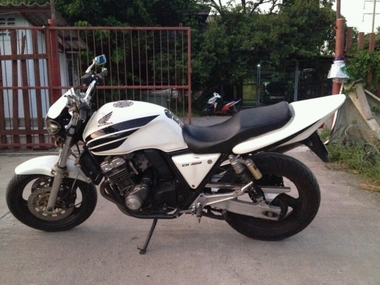 ขายcb400sfปี93 อินวอยล์ หน้าสตั้น เครื่องแน่นๆยางเต็มขายถูกๆ48,000 ติดต่ออั๋น 086 5414120