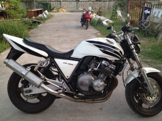 ขายcb400sfปี93 อินวอยล์ หน้าสตั้น เครื่องแน่นๆยางเต็มขายถูกๆ48,000 ติดต่ออั๋น 086 5414120