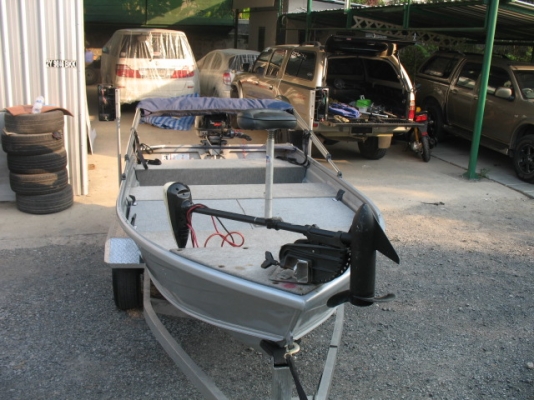 เรือ อลูมิเนียม ลากง่าย ลงง่าย ทนทาน เครื่อง 15 V-max......พร้อมส่ง