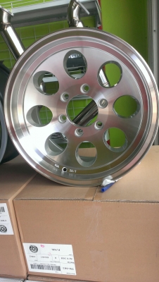 ล้อแม็ค 1 ชุดสวยๆๆ ดูของได้ที่ ลำลูกกา คลอง 4