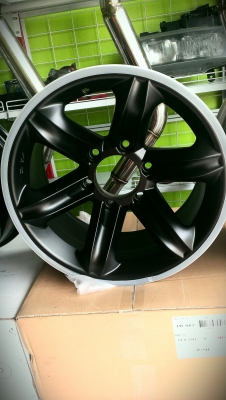 ล้อแม็ค 1 ชุดสวยๆๆ ดูของได้ที่ ลำลูกกา คลอง 4