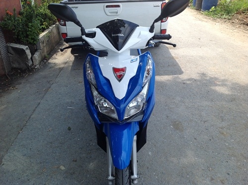 ขายhonda click125i สีน้ำเงินขาว ปี2555 ขายhonda click125i สีน้ำเงินขาว ปี2555