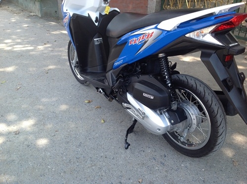 ขายhonda click125i สีน้ำเงินขาว ปี2555 ขายhonda click125i สีน้ำเงินขาว ปี2555