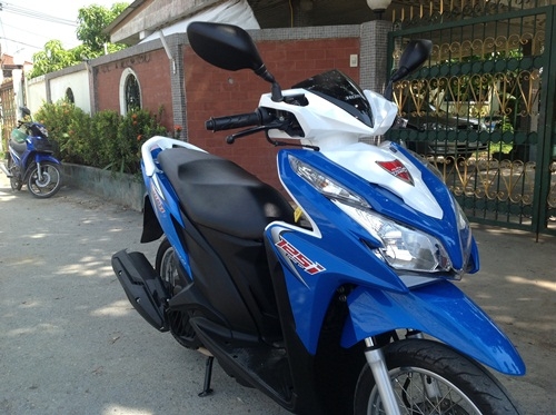 ขายhonda click125i สีน้ำเงินขาว ปี2555 ขายhonda click125i สีน้ำเงินขาว ปี2555