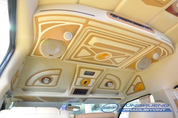 ขายด่วนรถตู้ TOYOTA/COMMUTER 2008พร้อมตกแต่งภายใน Style VIP