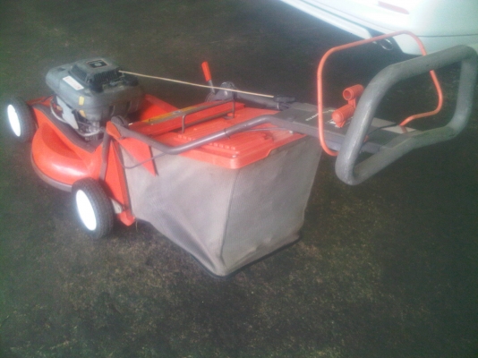 ขายรถตัดหญ้าสนาม แบบเดินตามครับ ขายรถตัดหญ้าสนาม แบบเดินตามครับ