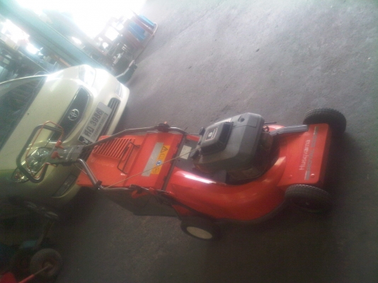 ขายรถตัดหญ้าสนาม แบบเดินตามครับ