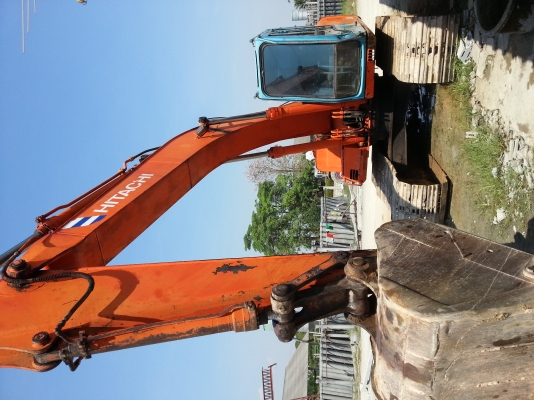 ขายรถแบคโฮ  HiTACHI200-3   เล่มทะเบียน  สวย