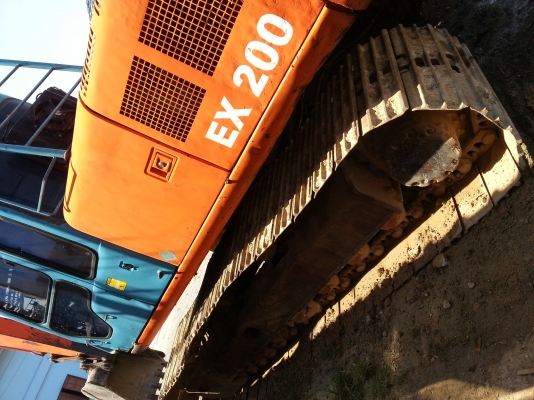 ขายรถแบคโฮ  HiTACHI200-3   เล่มทะเบียน  สวย