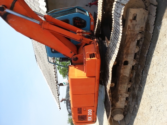 ขายรถแบคโฮ  HiTACHI200-3   เล่มทะเบียน  สวย