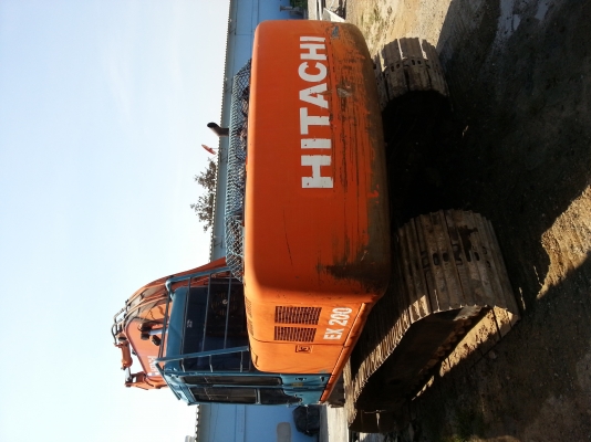 ขายรถแบคโฮ  HiTACHI200-3   เล่มทะเบียน  สวย