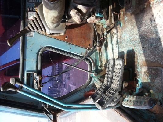 ขายรถแบคโฮ  HiTACHI200-3   เล่มทะเบียน  สวย