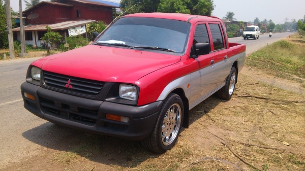 ขายด่วน mitsubishi สตาร์ด้า L200 เครื่อง2500 4ประตู