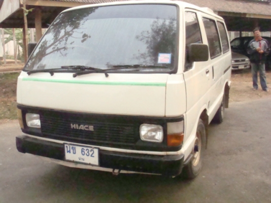 โตโยต้าตู้ช่วงสั้น เครื่อง2400เครื่องยนต์ดีมาก รถขับขี่ดีเดิมรถใช้งานราชการ