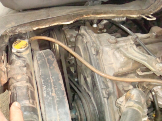 โตโยต้าตู้ช่วงสั้น เครื่อง2400เครื่องยนต์ดีมาก รถขับขี่ดีเดิมรถใช้งานราชการ