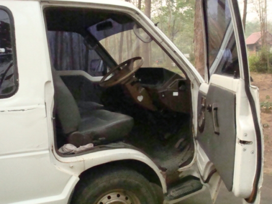 โตโยต้าตู้ช่วงสั้น เครื่อง2400เครื่องยนต์ดีมาก รถขับขี่ดีเดิมรถใช้งานราชการ