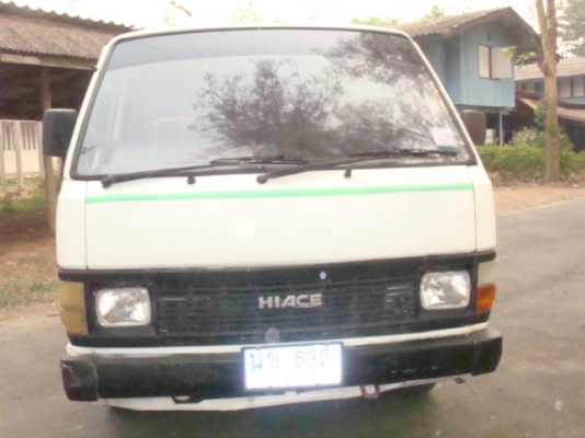 โตโยต้าตู้ช่วงสั้น เครื่อง2400เครื่องยนต์ดีมาก รถขับขี่ดีเดิมรถใช้งานราชการ