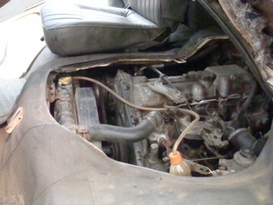 โตโยต้าตู้ช่วงสั้น เครื่อง2400เครื่องยนต์ดีมาก รถขับขี่ดีเดิมรถใช้งานราชการ