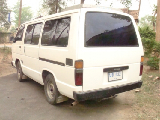 โตโยต้าตู้ช่วงสั้น เครื่อง2400เครื่องยนต์ดีมาก รถขับขี่ดีเดิมรถใช้งานราชการ