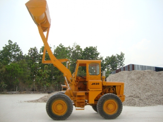 ขายรถตักkomatsu รุ่น jh 30 b ซีเรียล 10618