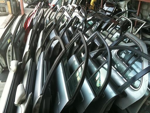 ขายประตูหลายยี่ห้อ สวยๆคับ