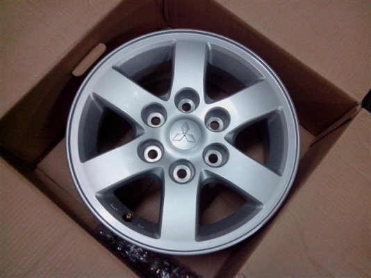 ขาย Mag mitsu Pajero sport 4 วง ใหม่เอี่ยม