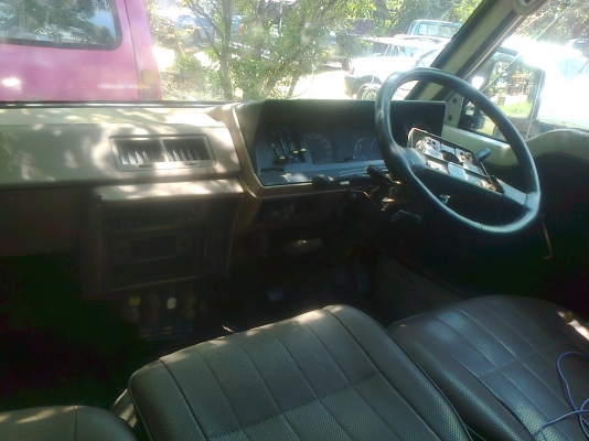 ขายรถตู้ เครื่องดีเชล ใช้งานครับ