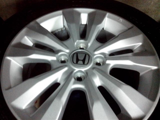 เหลือยางHonda city2013 ขอบ 15 ถอดป้ายแดง