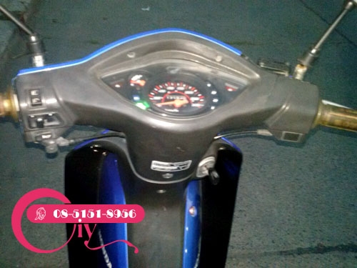 ขายด่วน WAVE100 ubox ปี 49 เครื่องแรงดี ก้านไม่ดังภาษีไม่ขาดชุดโอนครบ โทร 085-1518956