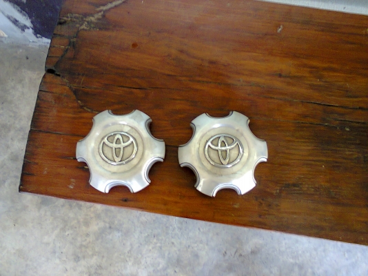 ขายฝาครอบดุมล้อ toyota parado 2 ข้าง ราคาถูกๆๆ