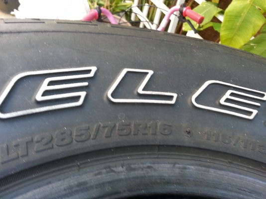 ขายยาง Bs  all 285/75-16 4  เส้น ปี 06