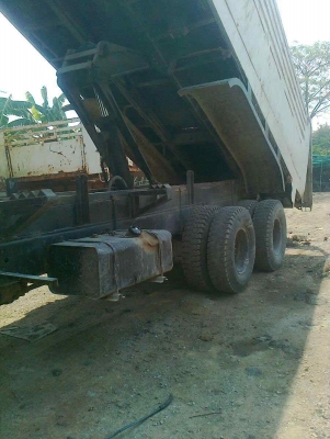 10 ล้อดัมพ์ HINO F18 กระบะเหล็กดัมพ์ ไม่มีระบบลากพ่วง ยางดี คัชซีสวย