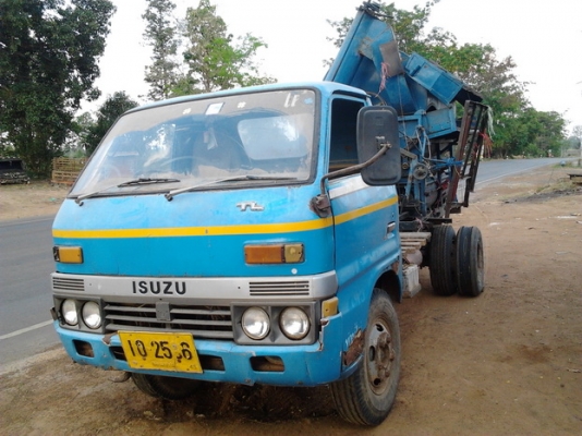 ***ปรับราคา ขาย 6ล้อตามสภาพ ISUZU TL85 วางเครื่อง 4BD1 115 แรง แห้งดี ติดง่าย ไม่หลวม ช่วงล่างดี คัสซีสวย เสริมเหล็กบน ไม่ผุไม่บวม เกียร์ ดีเข้างา่ยไม่มีหลุด ยางดี 5เส้น ไม่ดี1เส้น ภายในดีหัวบางมีผุนิดๆ สีต้องเก็บนิดหน่อย กระบะคาร์โก้4.30 ม. สภาพดี พื้นไม