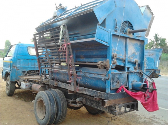 ***ปรับราคา ขาย 6ล้อตามสภาพ ISUZU TL85 วางเครื่อง 4BD1 115 แรง แห้งดี ติดง่าย ไม่หลวม ช่วงล่างดี คัสซีสวย เสริมเหล็กบน ไม่ผุไม่บวม เกียร์ ดีเข้างา่ยไม่มีหลุด ยางดี 5เส้น ไม่ดี1เส้น ภายในดีหัวบางมีผุนิดๆ สีต้องเก็บนิดหน่อย กระบะคาร์โก้4.30 ม. สภาพดี พื้นไม