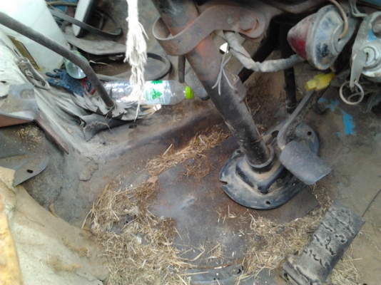 ***ปรับราคา ขาย 6ล้อตามสภาพ ISUZU TL85 วางเครื่อง 4BD1 115 แรง แห้งดี ติดง่าย ไม่หลวม ช่วงล่างดี คัสซีสวย เสริมเหล็กบน ไม่ผุไม่บวม เกียร์ ดีเข้างา่ยไม่มีหลุด ยางดี 5เส้น ไม่ดี1เส้น ภายในดีหัวบางมีผุนิดๆ สีต้องเก็บนิดหน่อย กระบะคาร์โก้4.30 ม. สภาพดี พื้นไม