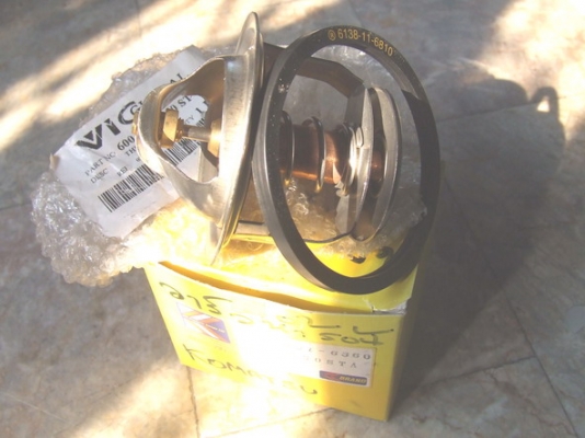 ขาย วาวล์น้ำ KOMATSU PC200 รุ่น6 (6D95L)