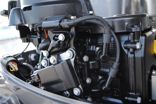 ขายเครื่องเรือTohatsu 8hp 4จังหวะ พร้อมถัง ใช้ไปแค่2ครั้ง..