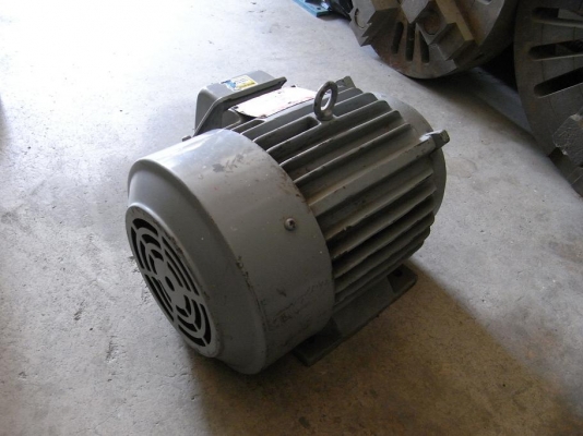 ขายมอเตอร์Mitsubishi 3 HP. 1400 RPM. 380 V สภาพสวยพร้อมใช้งาน