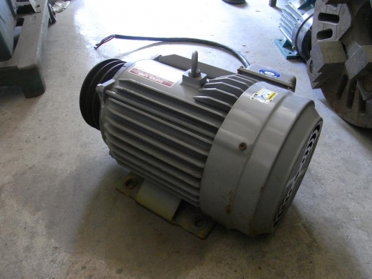 ขายมอเตอร์Mitsubishi 3 HP. 1400 RPM. 380 V สภาพสวยพร้อมใช้งาน