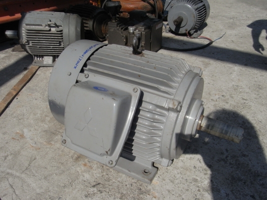 ขายมอเตอร์ Mitsubishi 15 HP. 1400 RPM. 380 V สภาพสวยพร้อมใช้งาน มีทั้งหมด 9 ตัว