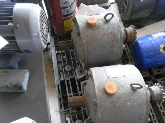 ขายหัวเกียร์ทดลอง 30/1 รอบ อย่างดีสภาพสวยพร้อมใช้งาน มี 2 ตัว ขายหัวเกียร์ทดลอง 30/1 รอบ อย่างดีสภาพสวยพร้อมใช้งาน มี 2 ตัว