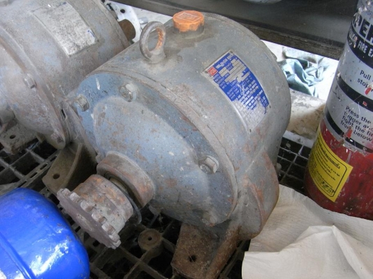 ขายหัวเกียร์ทดลอง 30/1 รอบ อย่างดีสภาพสวยพร้อมใช้งาน มี 2 ตัว