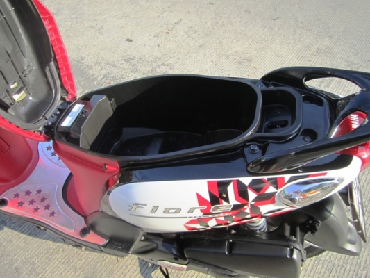 (ขายแล้วค่ะ) Yamaha Fiore ลายใหม่ๆ  รถใหม่ๆ  2012  พร้อมชุดแต่ง Yamaha แท้ ราคาสุดคุ้มเพียง 26,900 บาทเท่านั้น