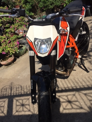 KTM690  ขาย Ktm690Duke ปี2016 พร้อมทะเบียนแท้ออกศูนย์เคทีเอ็มสปอร์ตมอเตอร์ไซค์เคิลประเทศไทยจำกัด ออกรถ วันที่ 11เดือน พฤษภาคม 2559