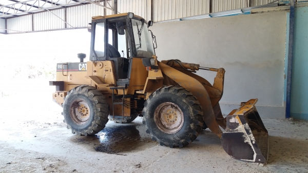 ขายรถตักล้อยาง