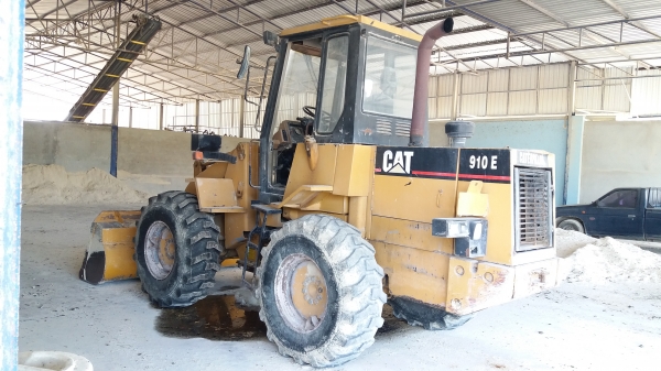 ขายรถตักล้อยาง