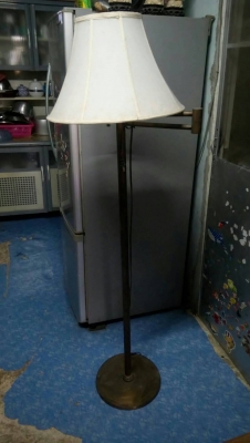 โคมไฟทองเหลือง โคมไฟทองเหลือง